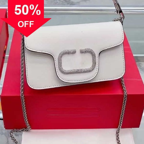 designer bags new star diamonds small fashion chain foreign style versatile square tofu size 20 13cmtote factory direct sale purses ladies h
designer bags new star diamonds small fashion chain foreign style versatile square tofu size 20 13cmtote factory direct sale purses ladies h