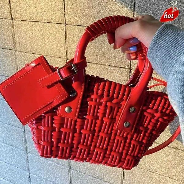 designer luxury womens bag balencigas handbag b-shaped paris single shoulder messenger fashion square gift shoulder oblique span versatile h
designer luxury womens bag balencigas handbag b-shaped paris single shoulder messenger fashion square gift shoulder oblique span versatile h