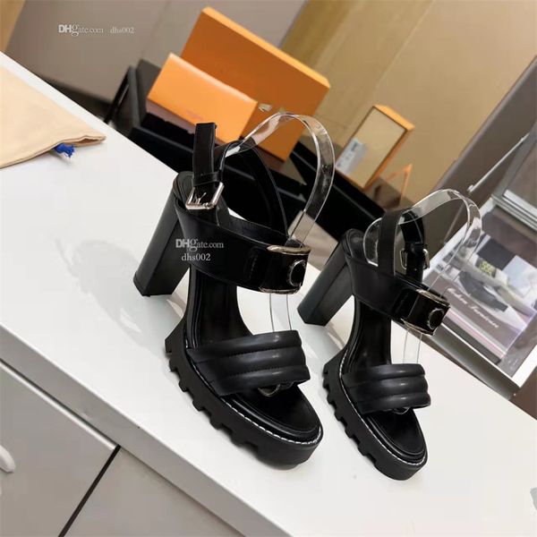 luxury designer woman heels sandals louiseity leather women slide sandal platform slipper chunky heel height shoes embossed flip flops viuto, Black
luxury designer woman heels sandals louiseity leather women slide sandal platform slipper chunky heel height shoes embossed flip flops viuto, Black