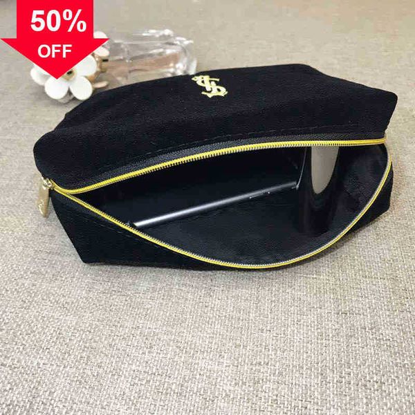 designer s tote cosmetic european and american portable storage leisure canvas shoulder carry on handbag black veet hand bag
designer s tote cosmetic european and american portable storage leisure canvas shoulder carry on handbag black veet hand bag