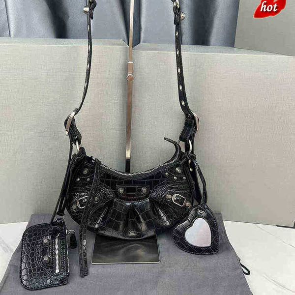 designer luxury womens bag balencigas handbag b-shaped paris single shoulder messenger fashion square gift shoulder oblique span versatile h
designer luxury womens bag balencigas handbag b-shaped paris single shoulder messenger fashion square gift shoulder oblique span versatile h
