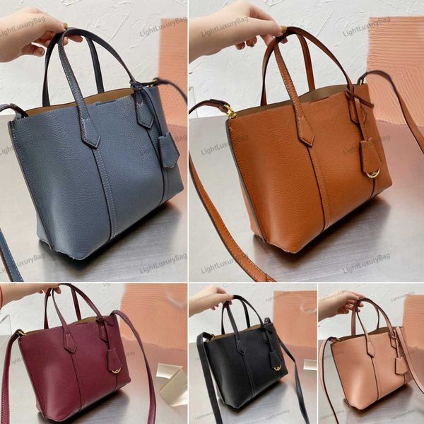 large capacity tote leather bag designer handbags quality crossbody shoulder wallets for women classic famous brand shopping purses 221217
large capacity tote leather bag designer handbags quality crossbody shoulder wallets for women classic famous brand shopping purses 221217