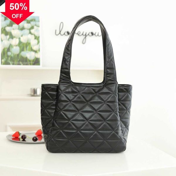brand designer handbags 2023 new women's fashion single shoulder bag multi-functional portable tote bags gift box packaging factory dir
brand designer handbags 2023 new women's fashion single shoulder bag multi-functional portable tote bags gift box packaging factory dir