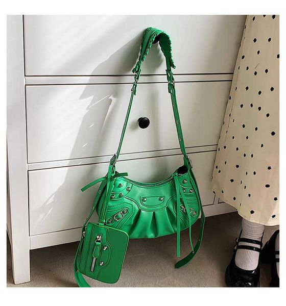 luxurious designer rivet design bags for women 2022 luxury brand shoulder cross-body bag with card pack multi color handbag bolsa
luxurious designer rivet design bags for women 2022 luxury brand shoulder cross-body bag with card pack multi color handbag bolsa