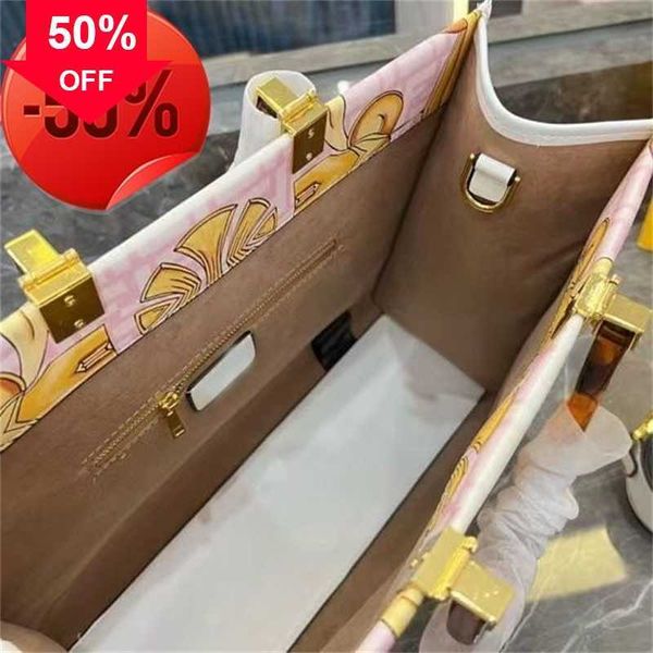 designer micheal bags evening bag new style family branded fashion tote vintage printed handtote purses ladies handbags factory wholesale lo
designer micheal bags evening bag new style family branded fashion tote vintage printed handtote purses ladies handbags factory wholesale lo