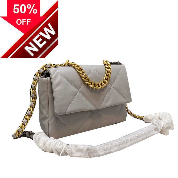 women's brand designers shoulder bags fashion sheepskin envelope texture hardware chain cross-body factory direct sales
women's brand designers shoulder bags fashion sheepskin envelope texture hardware chain cross-body factory direct sales