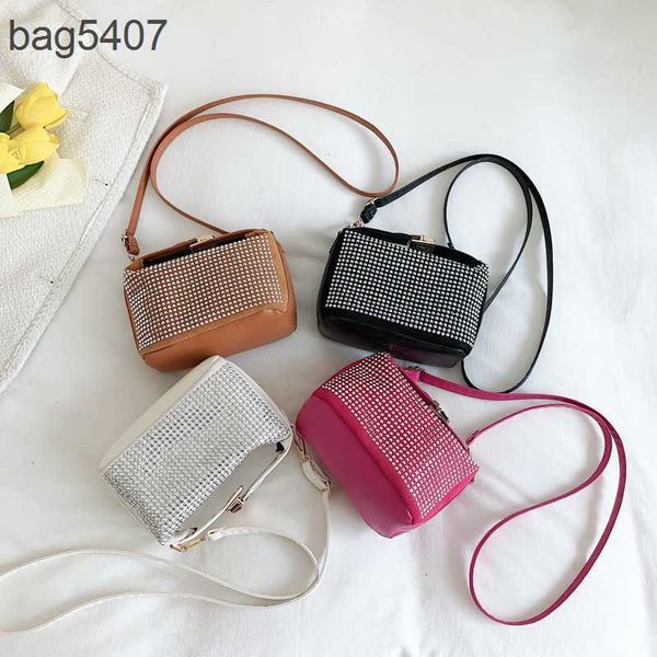 design diamond bag 80% discount wholesale and retail small square soft chain women's armpit single shoulder diagonal hand
design diamond bag 80% discount wholesale and retail small square soft chain women's armpit single shoulder diagonal hand