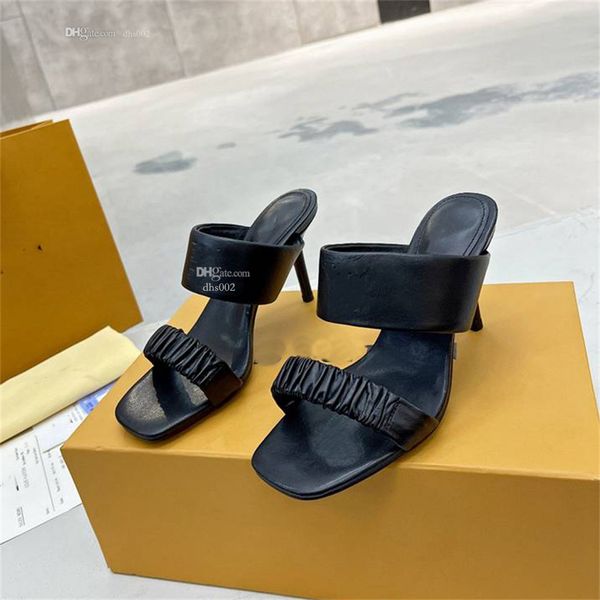 luxury designer woman heels sandals louiseity leather women slide sandal platform slipper chunky heel height shoes embossed flip flops viuto, Black
luxury designer woman heels sandals louiseity leather women slide sandal platform slipper chunky heel height shoes embossed flip flops viuto, Black
