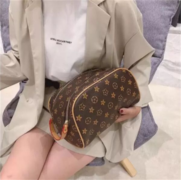2023 womens travelling toilet bag designer wash handbag business double zipper leather capacity cosmetic bags toiletry pouch makeup bags
2023 womens travelling toilet bag designer wash handbag business double zipper leather capacity cosmetic bags toiletry pouch makeup bags