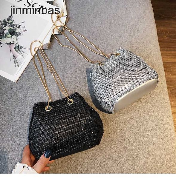 2023 women's diamond bag 55% discount wholesale retail fashion bag inlaid rhintone super flash chain banquet red bucket hand
2023 women's diamond bag 55% discount wholesale retail fashion bag inlaid rhintone super flash chain banquet red bucket hand