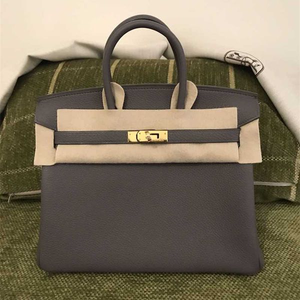 designer bags birkin herme handbags sold and appreciated tin package gray gold buckle togo leather 25/30
designer bags birkin herme handbags sold and appreciated tin package gray gold buckle togo leather 25/30