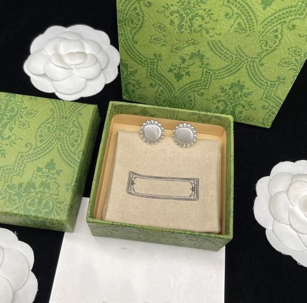 luxury designer letter charm studs earrings brass material fashion brand earring ear stud have stamp eardrop women party wedding jewelry wit, Golden;silver
luxury designer letter charm studs earrings brass material fashion brand earring ear stud have stamp eardrop women party wedding jewelry wit, Golden;silver