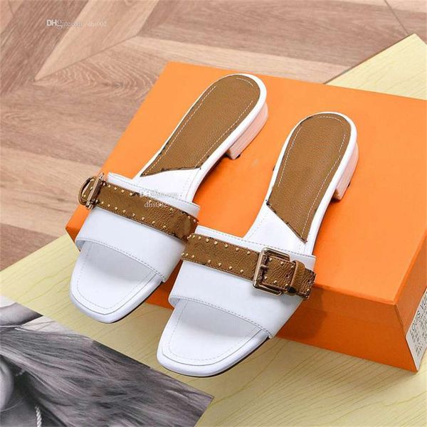 luxury designer woman heels sandals louiseity leather women slide sandal platform slipper chunky heel height shoes embossed flip flops viuto, Black
luxury designer woman heels sandals louiseity leather women slide sandal platform slipper chunky heel height shoes embossed flip flops viuto, Black