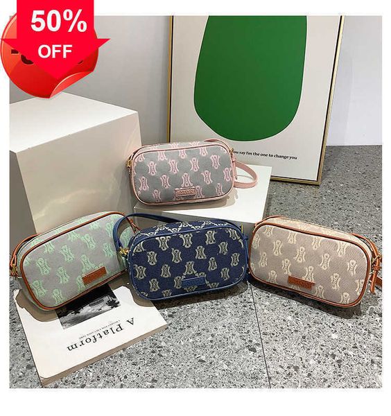 designer bags triumphal arch new women's bag shoulder foreign style versatile mobile canvas printed crossbody light oval batch factory
designer bags triumphal arch new women's bag shoulder foreign style versatile mobile canvas printed crossbody light oval batch factory