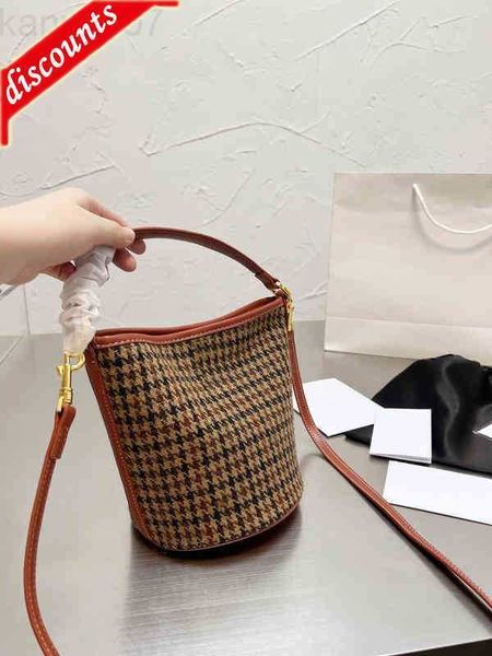 designer luxury women bags torys handbag tb fashion bucket bag inclined shoulder versatile multicolour purses burchs totes large capacity sa
designer luxury women bags torys handbag tb fashion bucket bag inclined shoulder versatile multicolour purses burchs totes large capacity sa