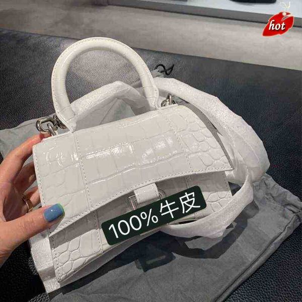 designer luxury womens bag balencigas handbag b-shaped paris single shoulder messenger fashion square gift shoulder oblique span versatile h
designer luxury womens bag balencigas handbag b-shaped paris single shoulder messenger fashion square gift shoulder oblique span versatile h