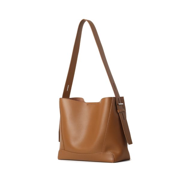 2022 new fashion simple everything bucket bag single-shoulder crossbody black strap commuter large capacity leather bag for women 25cm
2022 new fashion simple everything bucket bag single-shoulder crossbody black strap commuter large capacity leather bag for women 25cm