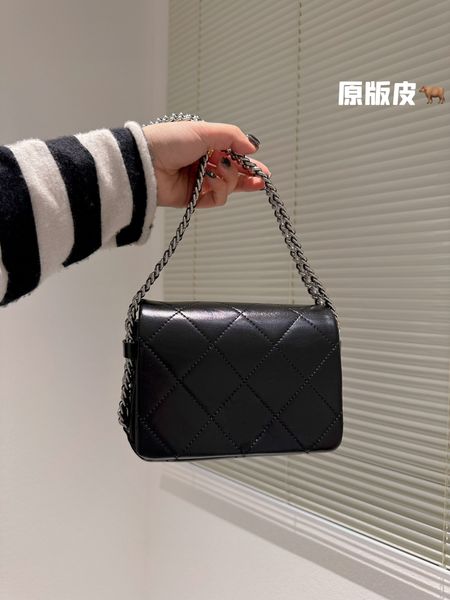 luxurious designers bags women fashion wide chain underarm bag mini flap real leather shoulder bag 18cm
luxurious designers bags women fashion wide chain underarm bag mini flap real leather shoulder bag 18cm