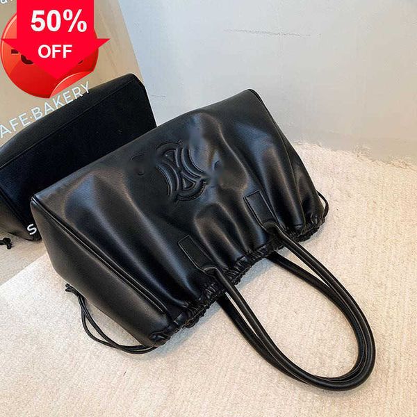 designer bags bag women's large capacity 2023 autumn and winter new fashion triumph arch drawstring shopping one shoulder handheld tote
designer bags bag women's large capacity 2023 autumn and winter new fashion triumph arch drawstring shopping one shoulder handheld tote
