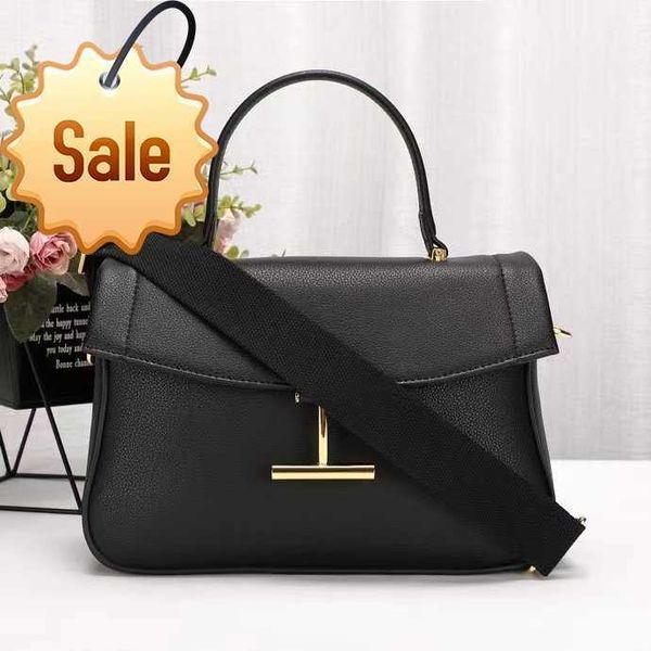 luxury designer handbags 2023 new women's texture single shoulder crossbody bag fashion tf tote bags gift box packaging factory direct
luxury designer handbags 2023 new women's texture single shoulder crossbody bag fashion tf tote bags gift box packaging factory direct