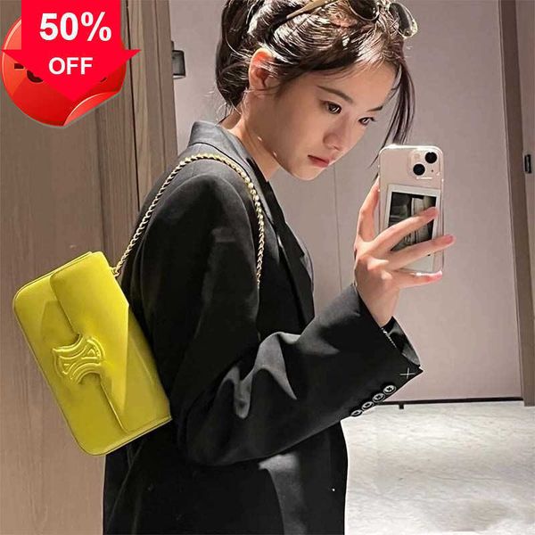 designer bags 2023 new triumphal arch chain bag women's premium one shoulder messenger tofu hand-held armpit uette factory direct sale
designer bags 2023 new triumphal arch chain bag women's premium one shoulder messenger tofu hand-held armpit uette factory direct sale