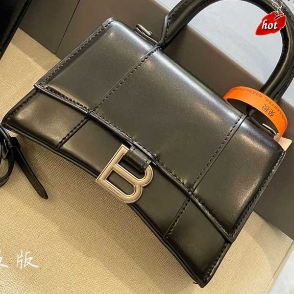 designer luxury womens bag balencigas handbag b-shaped paris single shoulder messenger fashion square gift shoulder oblique span versatile h
designer luxury womens bag balencigas handbag b-shaped paris single shoulder messenger fashion square gift shoulder oblique span versatile h