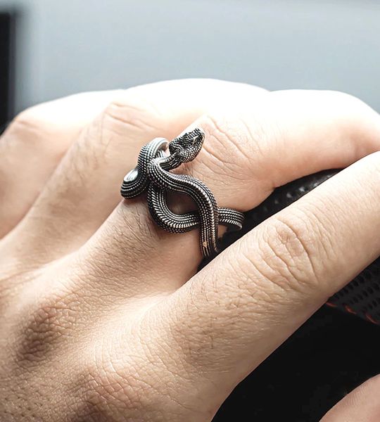 men's and women's style ring black fierce look reptile python size adjustable jewelry snake winding alloy ring retail wholesale, Golden;silver
men's and women's style ring black fierce look reptile python size adjustable jewelry snake winding alloy ring retail wholesale, Golden;silver