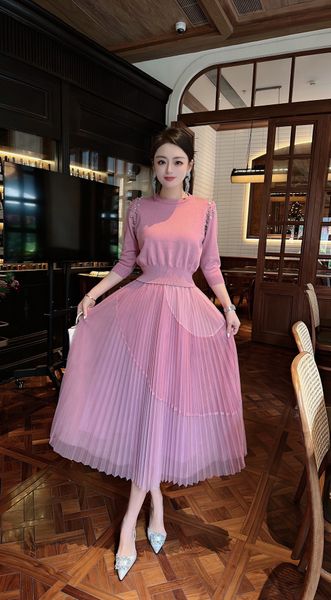 two piece dress 2023 new european and american fashion heavy industry beaded knit with splice mesh half st women's clothing, White
two piece dress 2023 new european and american fashion heavy industry beaded knit with splice mesh half st women's clothing, White