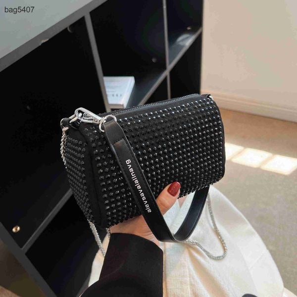 design diamond bag 80% discount wholesale and retail fashion crossbody texture pillow new women's small chain handbag one shoulder
design diamond bag 80% discount wholesale and retail fashion crossbody texture pillow new women's small chain handbag one shoulder