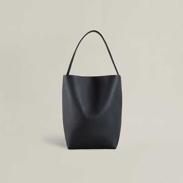 shijian black cow leather bucket bag 2022 new soft womendesign sense casual shoulder 83673
shijian black cow leather bucket bag 2022 new soft womendesign sense casual shoulder 83673