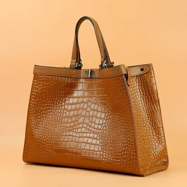 cow leather bag for autumn and winter large capacity fashionable commuter tote one shoulder cross body women's
cow leather bag for autumn and winter large capacity fashionable commuter tote one shoulder cross body women's
