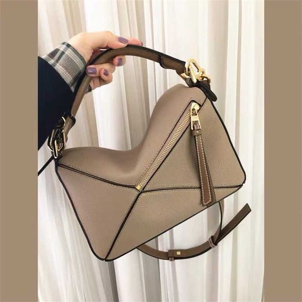 fashion lowe bag designers handbags new luxury leather mini wallet portable splicing soft leather women's single shoulder messenger bag
fashion lowe bag designers handbags new luxury leather mini wallet portable splicing soft leather women's single shoulder messenger bag