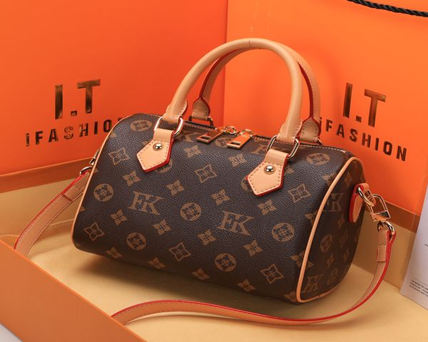 classic fashion designer bags famous leather messenger shopping bag cross body lady shoulder bag handbags women's crossbody evening tot
classic fashion designer bags famous leather messenger shopping bag cross body lady shoulder bag handbags women's crossbody evening tot