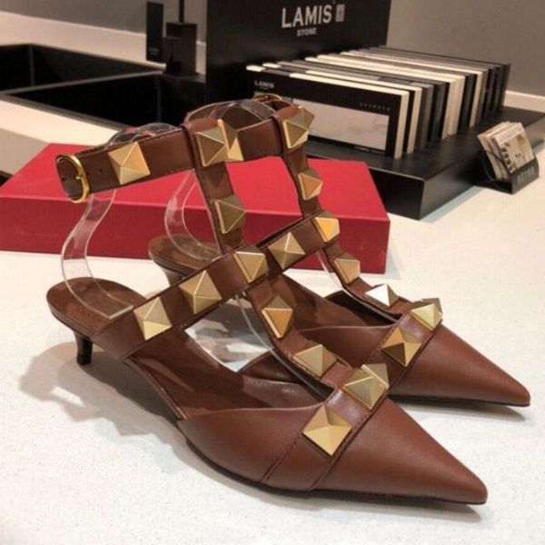 spring and autumn new women high-heeled flat shoes rivet decoration pointed toe sandals black fashion sandals with dust bag accessories
spring and autumn new women high-heeled flat shoes rivet decoration pointed toe sandals black fashion sandals with dust bag accessories