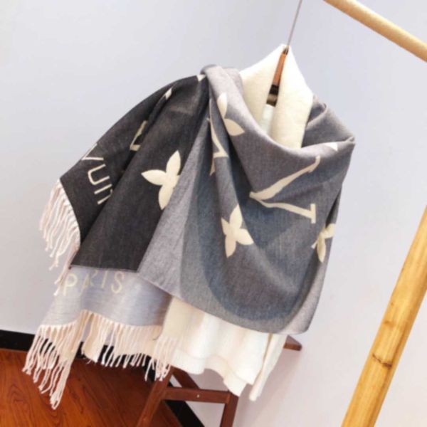 designers scarf gradually change cashmere scarves long scarf for men and women in winter high-quality headbands fashion classic printed, Blue;gray
designers scarf gradually change cashmere scarves long scarf for men and women in winter high-quality headbands fashion classic printed, Blue;gray