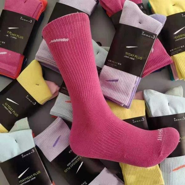 stitched brand classic hook fashion color men socks men's women's long tube sports training sock street couple middle tubes luxury, Black
stitched brand classic hook fashion color men socks men's women's long tube sports training sock street couple middle tubes luxury, Black