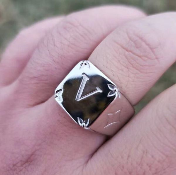 luxury jewelry mens ring classic old flowers 18k white gold square ring men women wedding ring r jewellery rings with gift box, Silver
luxury jewelry mens ring classic old flowers 18k white gold square ring men women wedding ring r jewellery rings with gift box, Silver