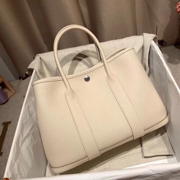 quality luxury designer handbag women shoulder bag leather large capacity garden shoulder straddle tote bag wallet with real logo
quality luxury designer handbag women shoulder bag leather large capacity garden shoulder straddle tote bag wallet with real logo