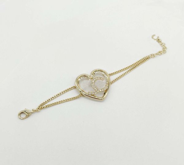 2023 luxury quality charm bracelet with diamond and heart shape hollow design in 18k gold plated have box stamp ps7431a, Golden;silver
2023 luxury quality charm bracelet with diamond and heart shape hollow design in 18k gold plated have box stamp ps7431a, Golden;silver