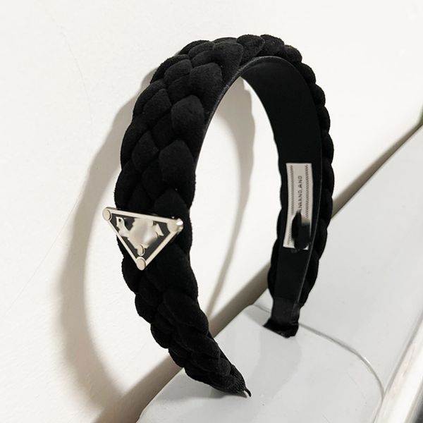 french autumn winter warm hair hoop fashion designer sweet plush bowknot headband simple design black wide border hairpin romantic woman hai
french autumn winter warm hair hoop fashion designer sweet plush bowknot headband simple design black wide border hairpin romantic woman hai