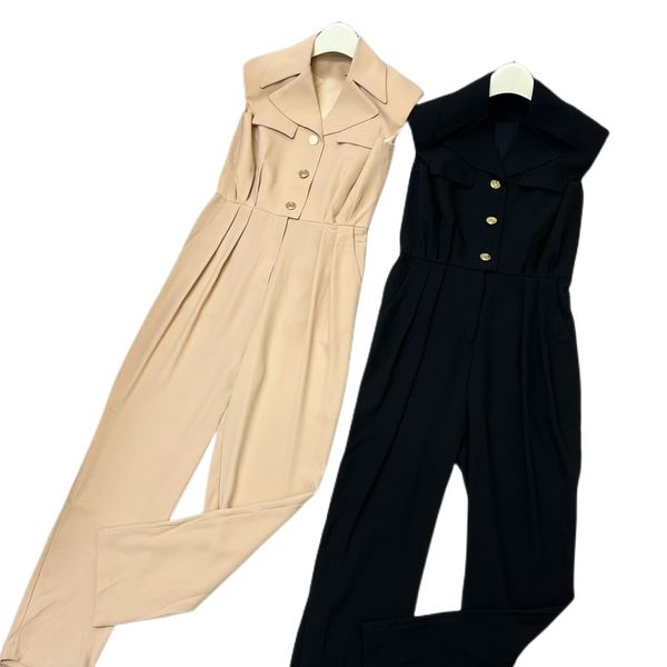 spring and summer new shoulder pad design sleeveless modern street metal button pleated waist fashion casual jumpsuit, Black;gray
spring and summer new shoulder pad design sleeveless modern street metal button pleated waist fashion casual jumpsuit, Black;gray