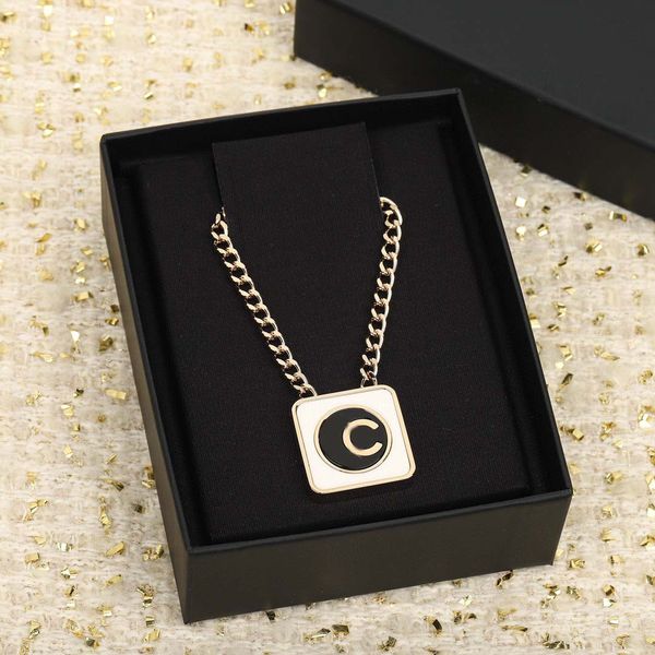 2023 luxury quality charm pendant necklace with square shape design in 18k gold plated have box stamp ps7442a, Silver
2023 luxury quality charm pendant necklace with square shape design in 18k gold plated have box stamp ps7442a, Silver