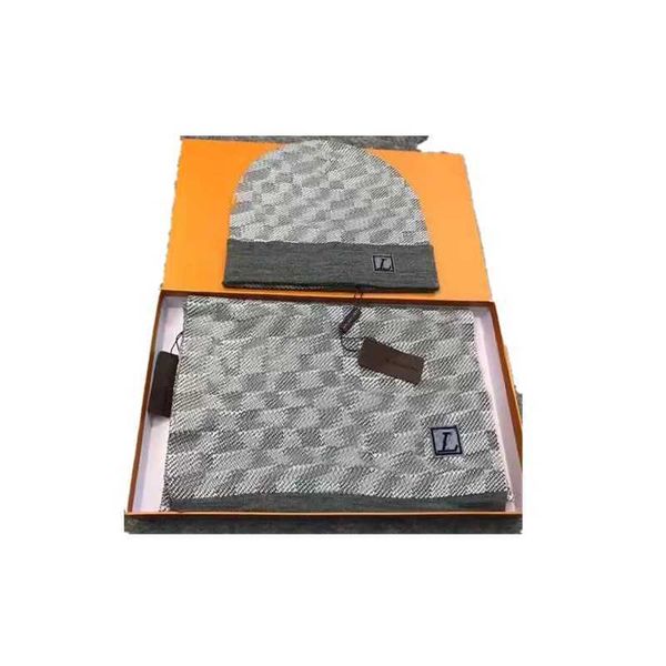 2022 men women designers hat scarf sets classic lattice keep warm in winter two-piece wool hats scarves set fashion, Blue;gray
2022 men women designers hat scarf sets classic lattice keep warm in winter two-piece wool hats scarves set fashion, Blue;gray