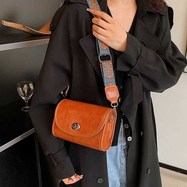 high sense small bag 2022 new womenpopular cross body in autumn and winter super fire square
high sense small bag 2022 new womenpopular cross body in autumn and winter super fire square