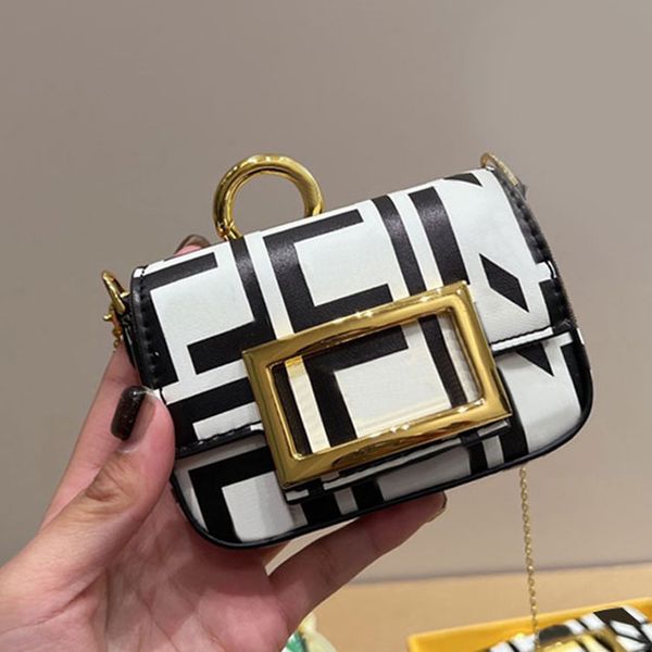 mini lipstick bag wallets chain crossbody bags handbags metal hardware square magnetic buckle letter printing clutch coin purse fashion
mini lipstick bag wallets chain crossbody bags handbags metal hardware square magnetic buckle letter printing clutch coin purse fashion