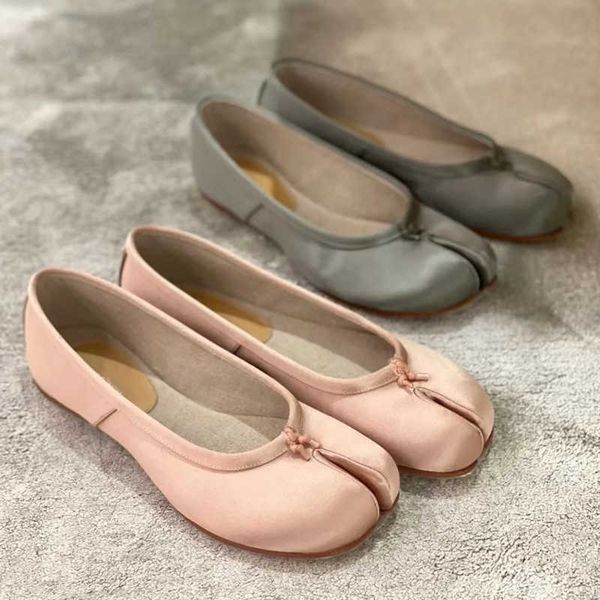 brand casual shoes designer design silk pig feet split toe women's autumn flat ballet soft shallow mouth single shoes, Black
brand casual shoes designer design silk pig feet split toe women's autumn flat ballet soft shallow mouth single shoes, Black