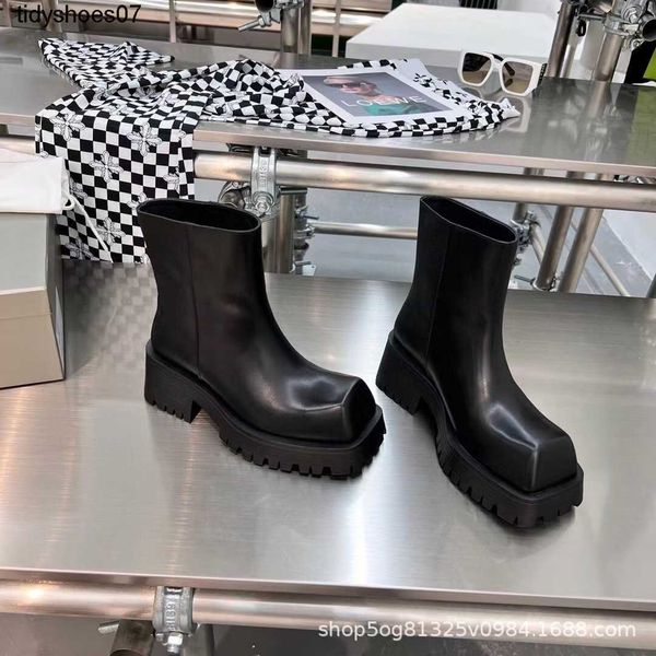 2022 big square head family b's designer new thick soled derby martin boots paris runway sawtooth upset design chelsea boots fashion si, Black
2022 big square head family b's designer new thick soled derby martin boots paris runway sawtooth upset design chelsea boots fashion si, Black