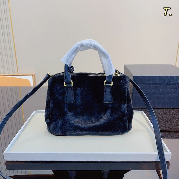 plush tote shopping bag women crossbody bags leather handle inside fashion letter removable strap zip pocket gold hardware plain handbags pu
plush tote shopping bag women crossbody bags leather handle inside fashion letter removable strap zip pocket gold hardware plain handbags pu