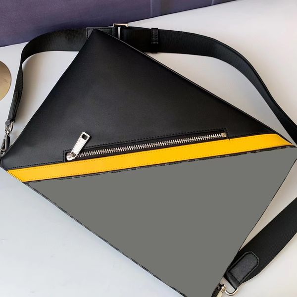 messenger bags high-end designer fd 470 size34cm trimmer sport&outdoor packs comes with a zippered middle compartment258a
messenger bags high-end designer fd 470 size34cm trimmer sport&outdoor packs comes with a zippered middle compartment258a