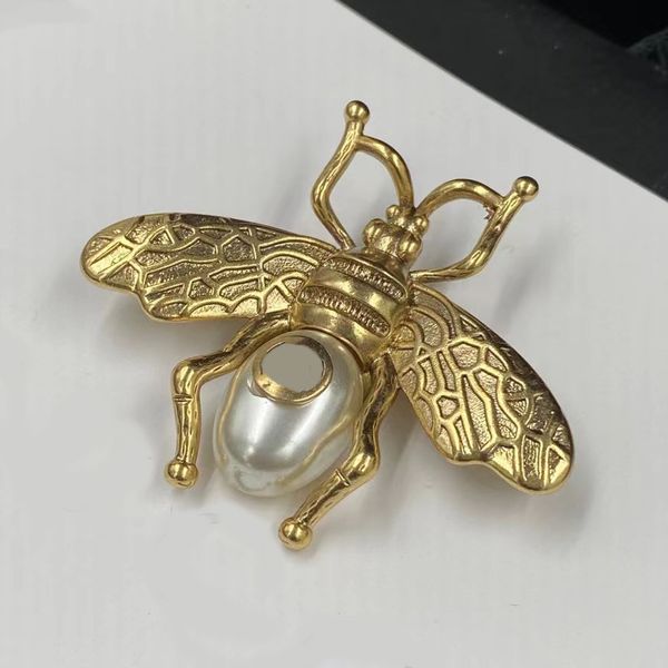 bee charm earrings designer for woman young cute girl women fashion classic style aretes brincos wedding party bridal gift jewelry with box, Golden
bee charm earrings designer for woman young cute girl women fashion classic style aretes brincos wedding party bridal gift jewelry with box, Golden